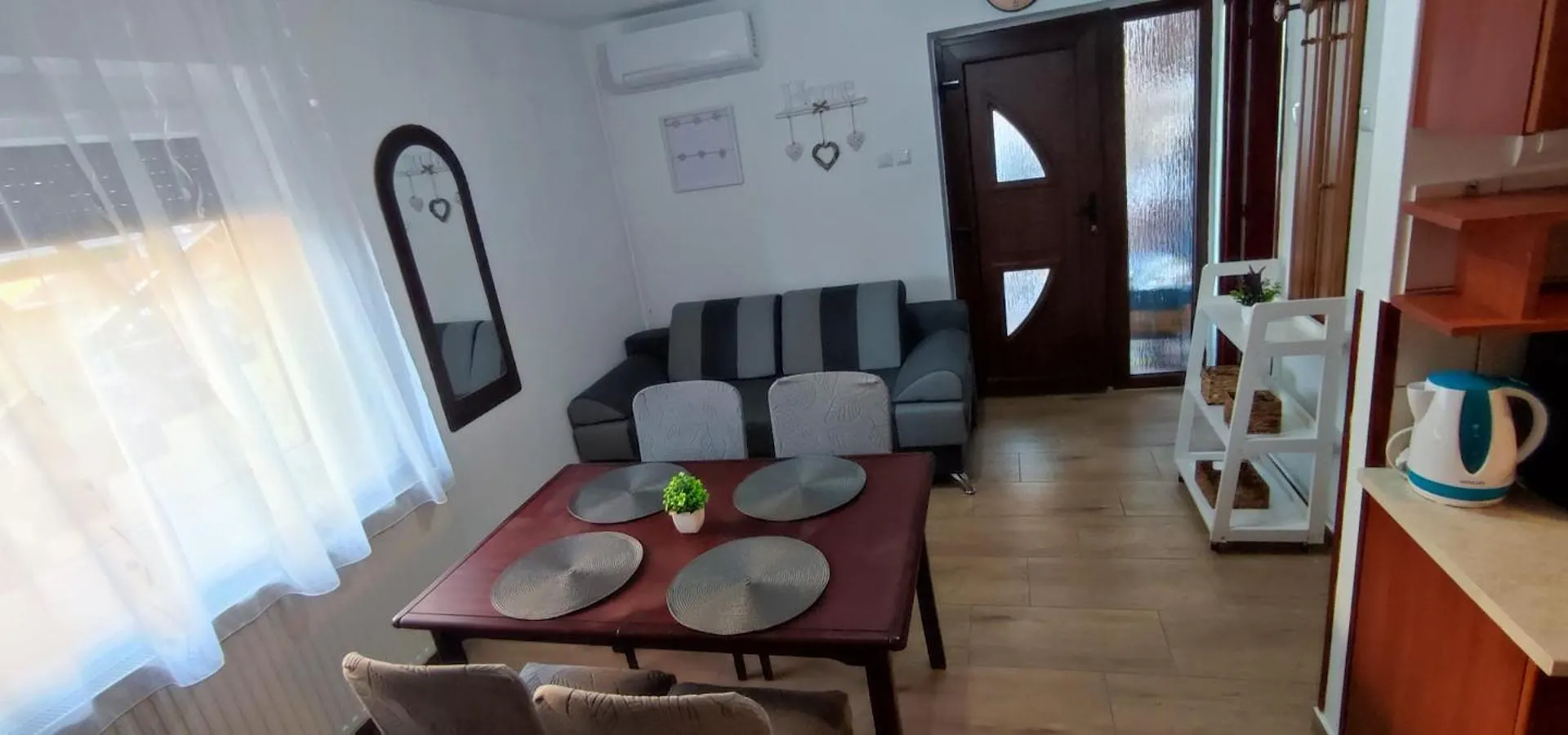 Bazsi Apartman Hajduszoboszlo 0*,