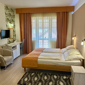 Hotel Negy Evszak, Hajdúszoboszló