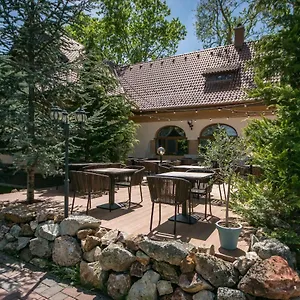 Hotel Platan Garden Rooms&restaurant, Hajdúszoboszló