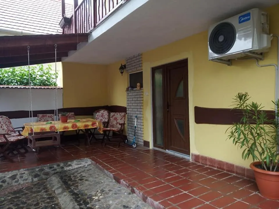 Bazsi Apartman Hajdúszoboszló Apartment