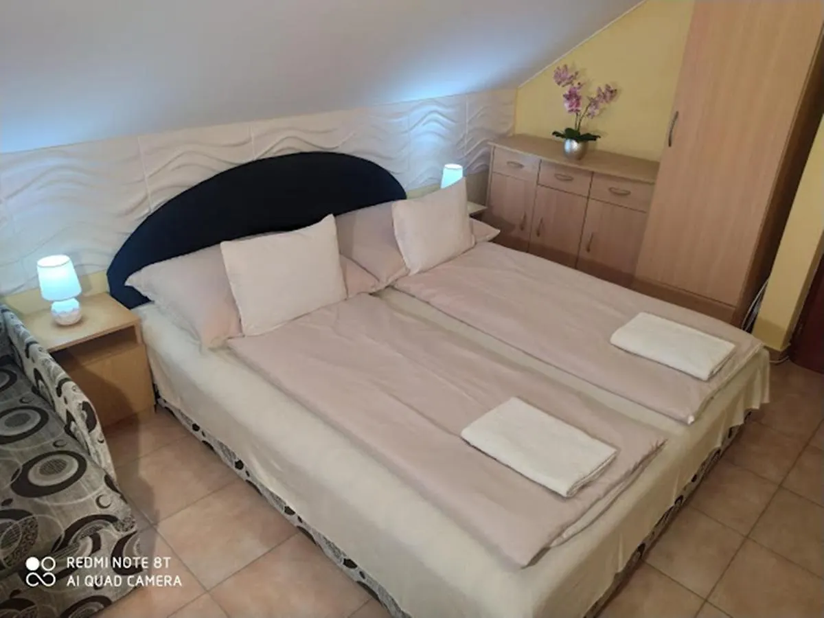 Bazsi Apartman Hajdúszoboszló 0*,